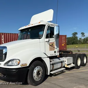 2012 Freightliner Columbia semi truck
