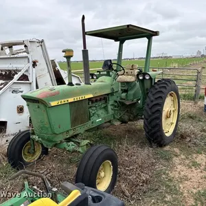 John Deere 2010 tractor