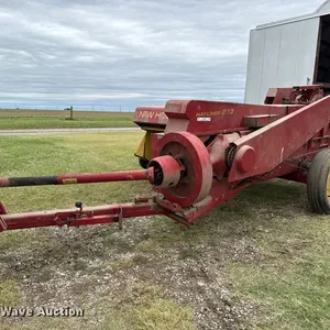 New Holland 273 small square baler