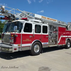 2005 E-One ladder fire truck