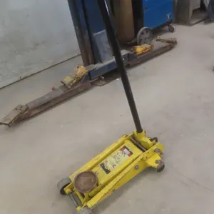 ITC 3 Ton Floor Jack