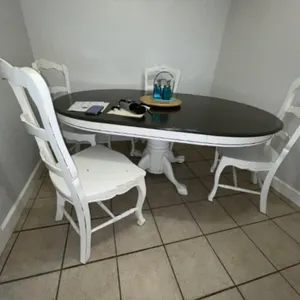 Dining Table w/4 Chairs