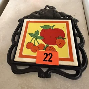 Metal trivet