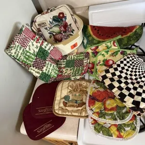 Bowl of hot pads, oven mitts
