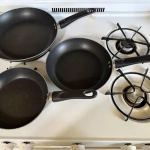 Wear Ever skillets (3)