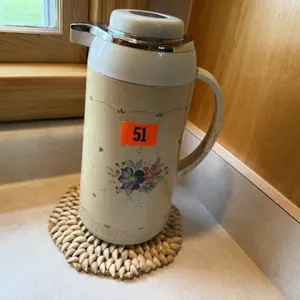Vintage air pot, shell trivet