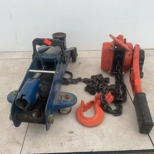 3/4 T lever hoist and a small trolley jack no handle - condition unknown