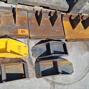3 - Skids from New Holland 116 Haybine *new*, 4 - Brackets for New Holland 116 Haybine *new*