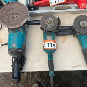 Lot - (3) Makita Angle Grinders (Tested) (Sherwood Park area).