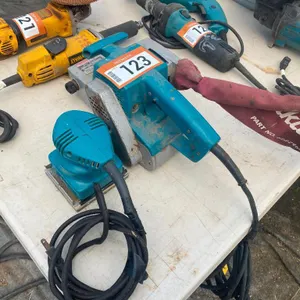 Lot - Makita Belt and Pad Sanders (Tested) (Sherwood Park area).