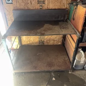 METAL WORK BENCH