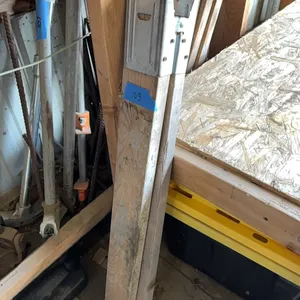 4 WOODEN SAWHORSE LEGS