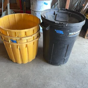 MENARDS GARBAGE CAN WITH LID- 3 PLASTIC TUBES