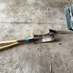 2 SHOVELS