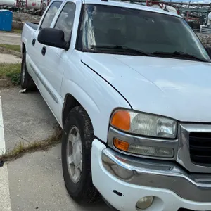 2005 GMC SIERRA