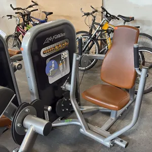 LIFE FITNESS CHEST PRESS STATION