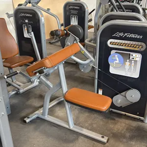 LIFE FITNESS BICEPS CURL STATION