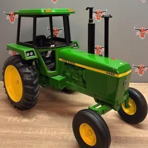 Scale Models 1:8 John Deere 4430 Tractor w/3