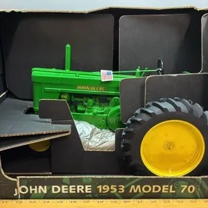 Scale Models 1:8 1953 John Deere Model 70