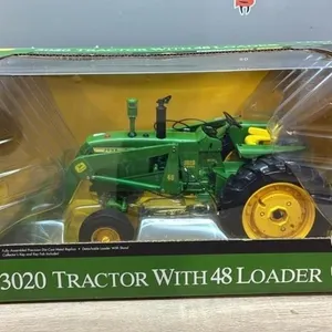 ERTL Britains 1:16 John Deere 3020 Tractor w/48