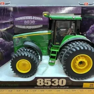 ERTL Britains 1:16 John Deere 8530 Tractor.
