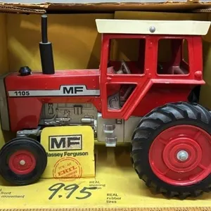 ERTL 1:16 Massey Ferguson 1105 Tractor.