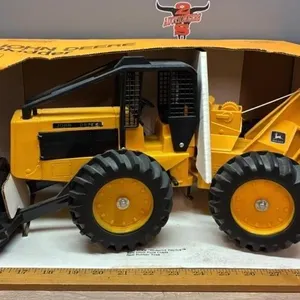 ERTL 1:16 John Deere Skidder.
