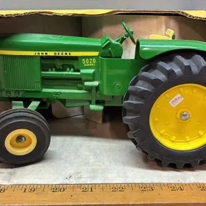 ERTL 1:16 John Deere 5020 Tractor.