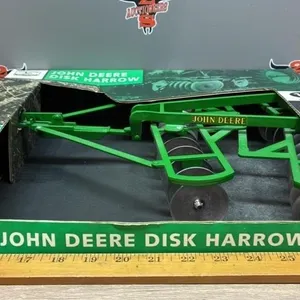 Scale Models 1:8 John Deere Disc Harrow.