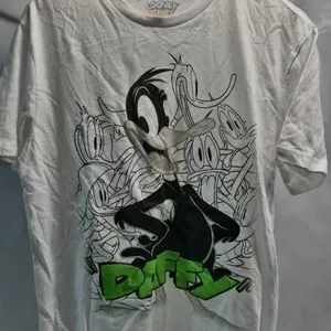 Looney Tunes Daffy T Shirt Medium