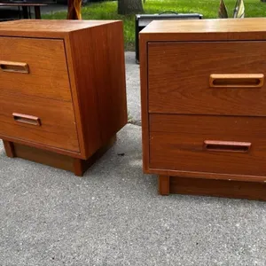 Vintage Mid Century End Table Pair