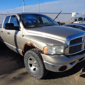 2005  Dodge  Ram 1500  4dr Quad Cab ST 4WD SB