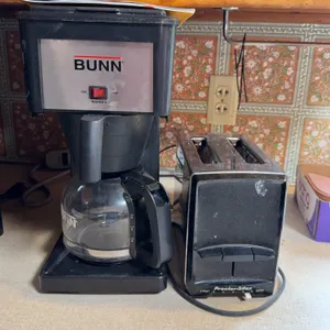 Bunn Coffee Maker, Filters & Proctor-Silex Toaster