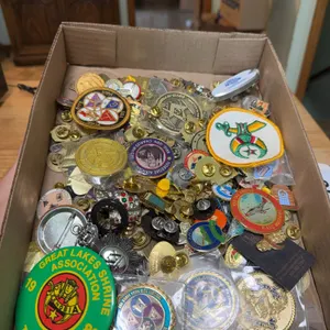 Pins, Coins/Emblems
