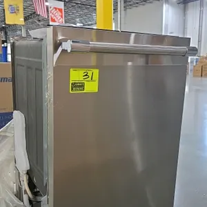 Thermador DWHD560CFP/01 24" stainless steel under-counter built-in dishwasher. Features top control panel, stainless steel tub, three-tier rack system