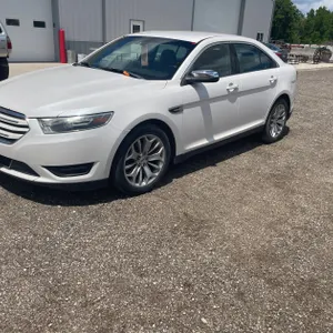 2015 Ford Taurus Limited (Has WI Title)