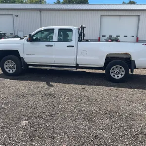 2017 Chevy 3500HD Extended Cab Pickup Truck (Has WI Title)