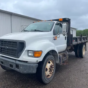 2000 Ford F-650 Single Axle Dump Truck (Has WI Title)