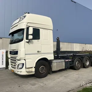 2016 DAF XF106-510 8x2 Twin-Steer Sleeper Hooklift Truck