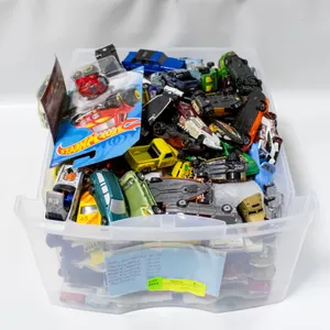 LARGE COLLECTION OF ESTATE VINTAGE