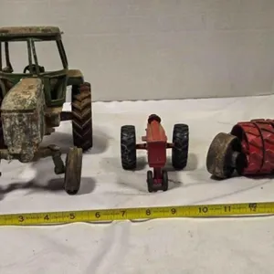 Vintage tractors & wheels; Die cast IH tractor, 5"