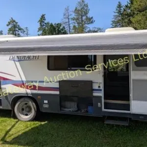 30 ft 1998 Air Stream Land Yacht with 11620kms