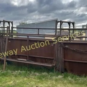 Three piece HI-Hog  alley way for livestock