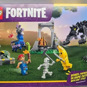 LEGO 77075 FORTNITE Peely & Sparkplugâ€™s Camp  Br