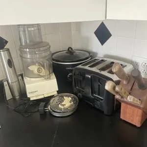 Food processor, crockpot, toaster, knives with