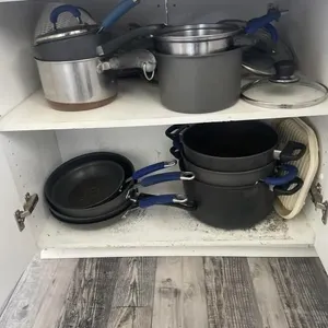 Pot, skillets with lids
