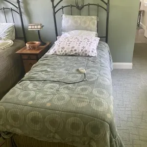 Simmons twin lift bed & bedding