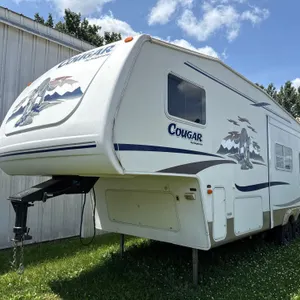 2004 Cougar by Keystone 22 1/2ft camper
