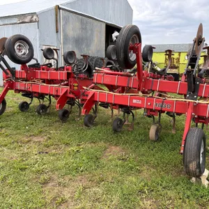 Case IH 1830 12row30 Cultivator