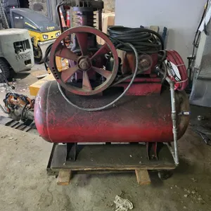 (#22) United States Air Compressor Co. Reciprocating Air Compressor